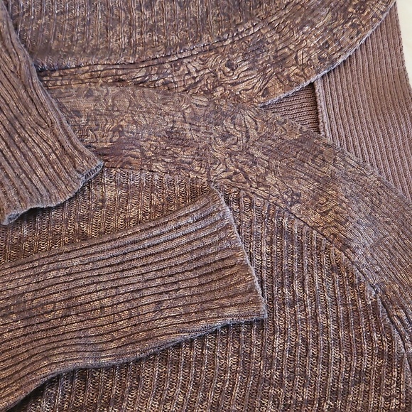 Chico's Cardigan Sweater, Size 1. - Picture 7 of 9